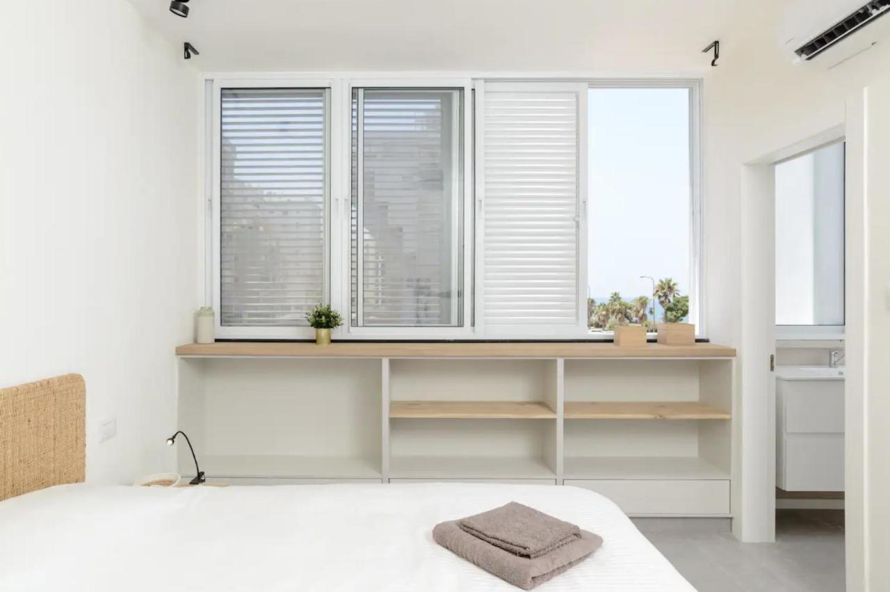 Stylish & Spacious 3 Bedroom Apartment By The Sea Нетанья Екстер'єр фото