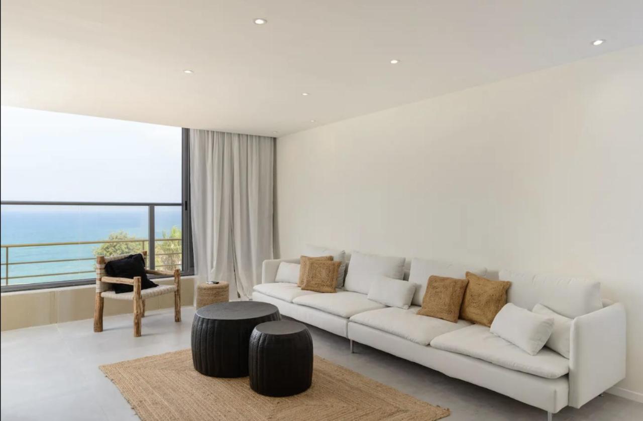 Stylish & Spacious 3 Bedroom Apartment By The Sea Нетанья Екстер'єр фото