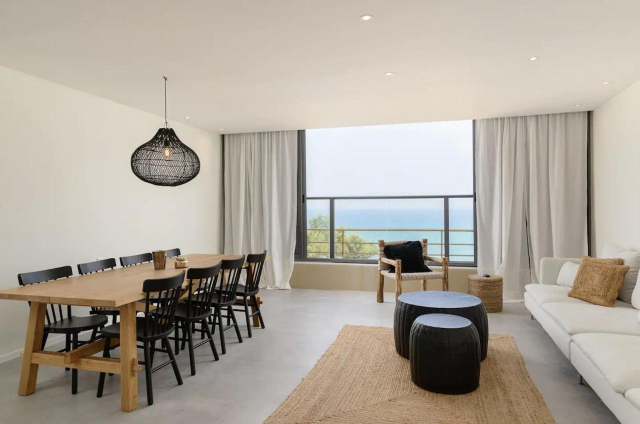 Stylish & Spacious 3 Bedroom Apartment By The Sea Нетанья Екстер'єр фото